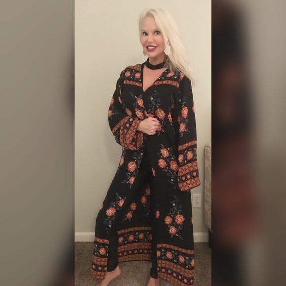 LAST 1! ๐Stunning Long Line Black Floral Kimono - Picture 5 of 8